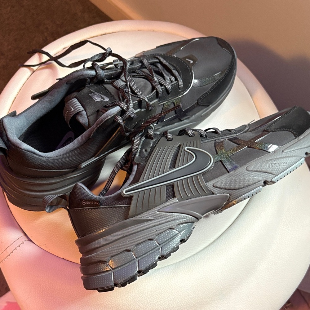 Nike Air Max Women Black Athletic Shoes